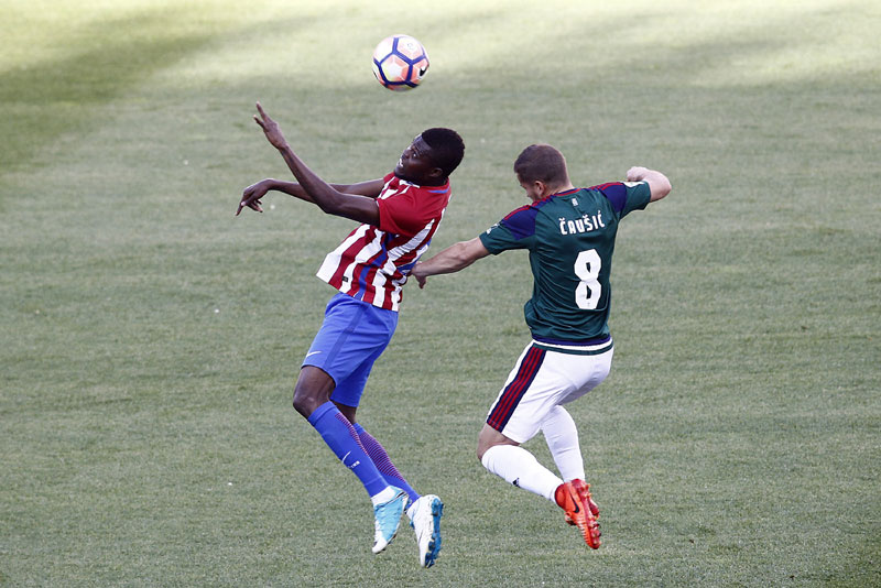 НИШТА ОД ЗВЕЗДЕ: Божовић „украо“ Чаушића