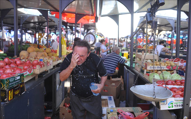 Тезге пуне, муштерија мало