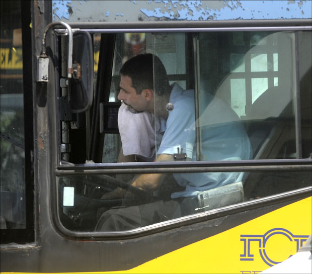 Предуго за воланом на врућини