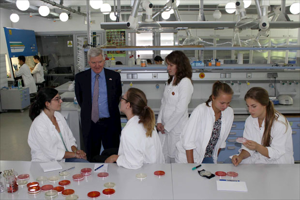 Амбасадор САД посетио Петницу