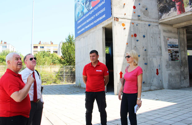 АМЕРИКАНЦИ ЗА НОВОСТИ ПОРУЧУЈУ: Сувишан имунитет за Русе у нишком центру