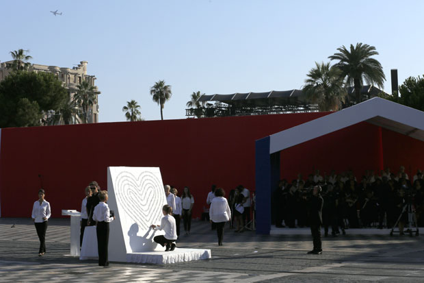 Макрон одао почаст жртвама напада у Ници