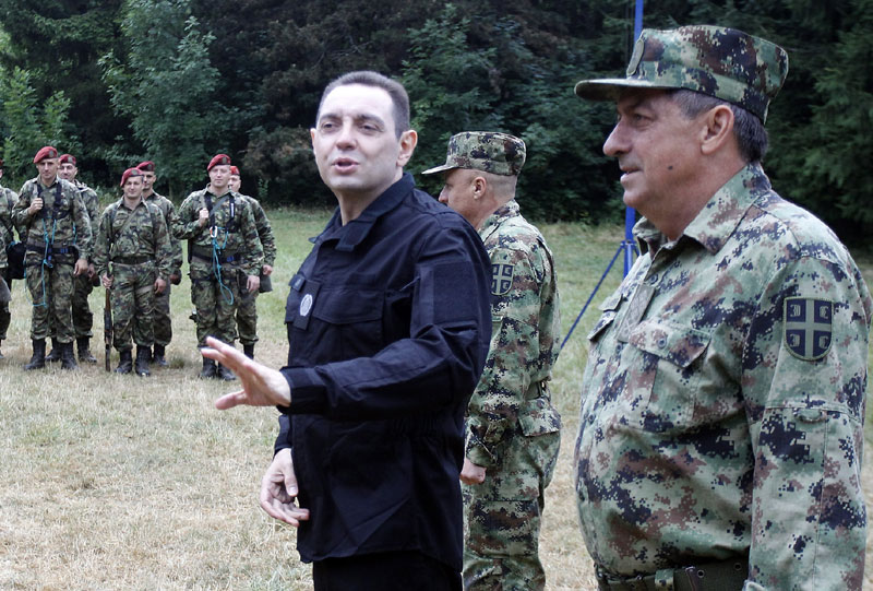 Вулин: Враћање обавезног војног рока питање за цело друштво