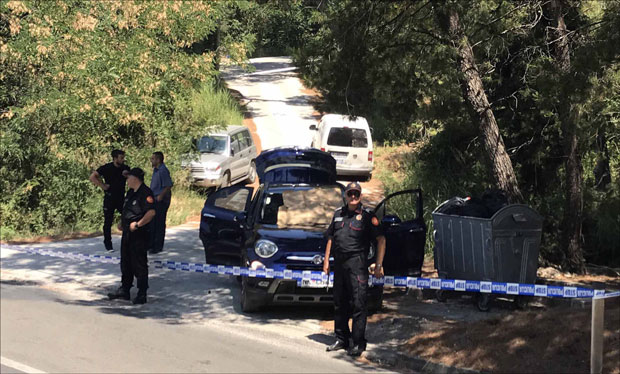 ЕГЗЕКУЦИЈА У БАРУ: Убијен пред децом и женом (ФОТО)