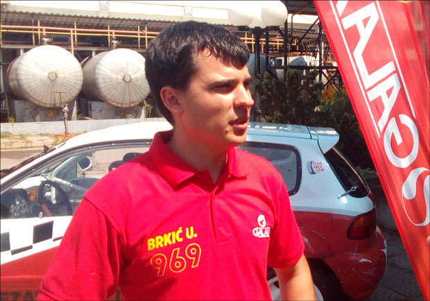 ПРОВЕРАВАЈУ И ТРКАЧИ: Горива и мазива се не испитују само у лабораторији