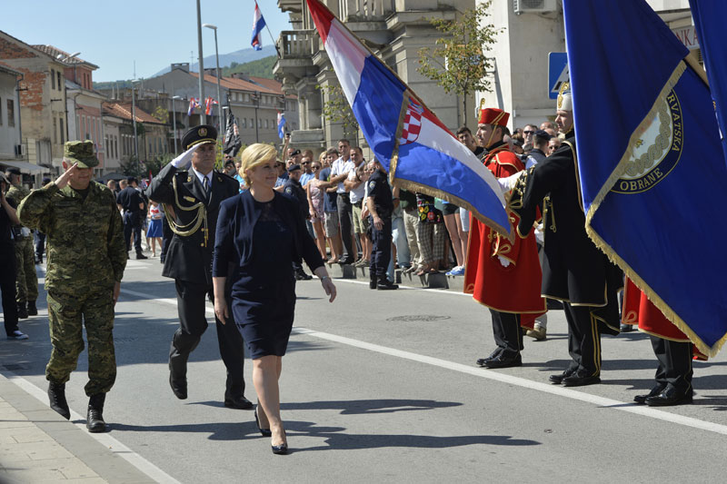 Дан победе у Книну: Прљаво казалиште уместо Томпсона 