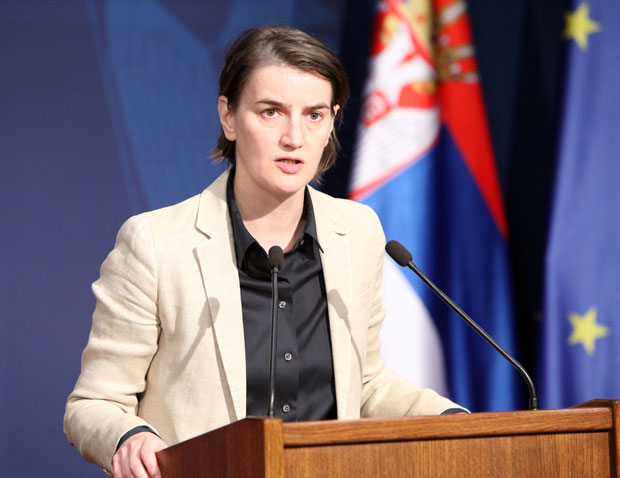 Брнабић у Крагујевцу разговара са радницима Фијата
