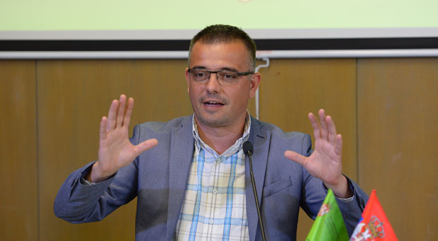 Недимовић: На конкурсу за куповину трактора 2.300 захтева
