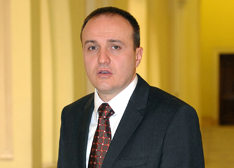 РИК: Раденковић уместо Ружића, Николић уместо Остојића