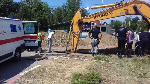 ДРАМА У НИШУ: Радник преживео 40 минута под одроном