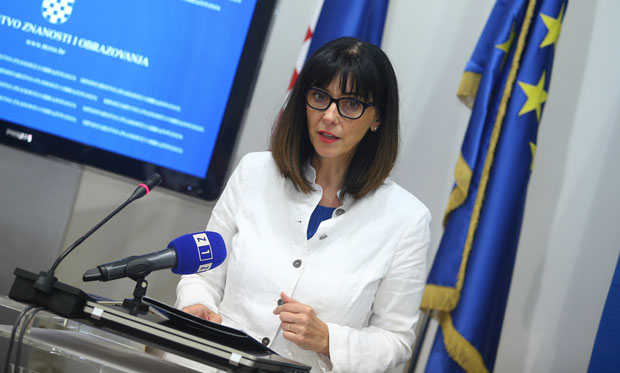 МАТЕМАТИЧКИ СКАНДАЛ: Задатак толико тежак да ни министрака образовања неће да га реши