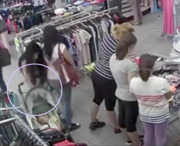 БЕЗДУШНИ ЛОПОВИ: Девојке у Новом Саду крале из колица са бебом (ВИДЕО)