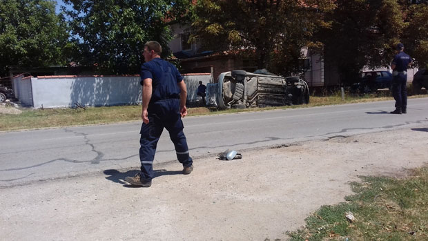 НЕСРЕЋА У НИШУ: Две особе повређене на топоничком путу