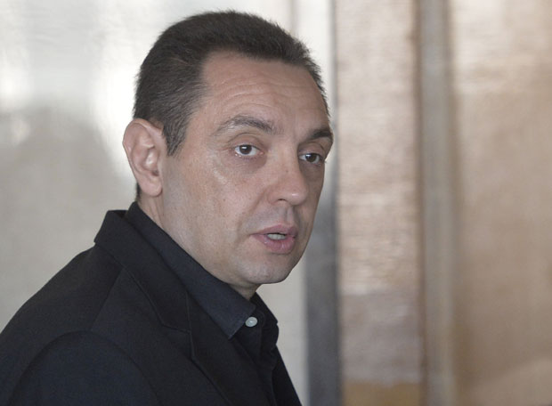 Шпијунка: Вулину скакавци, извиђачима прасетина