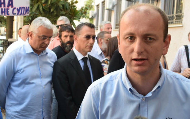 Одложено суђење за „државни удар”: Надзор адвоката већ блокира процес