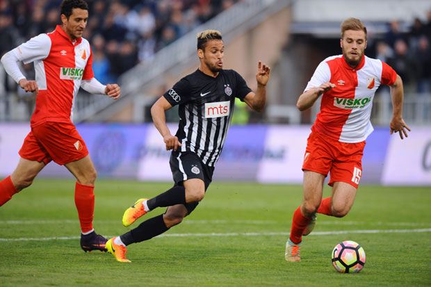 ЛЕОНАРДО СЕ НЕ СМИРУЈЕ, Ђукић: Не игра јер се није појавио на тренингу