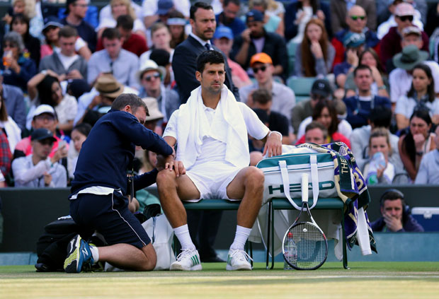 Доктор ДК репрезентације Србије о повреди Ђоковића: Новак би да избегне операцију