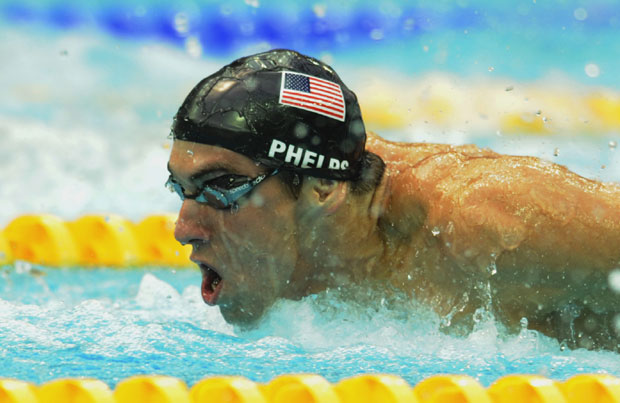 ФЕЛПС СПОРИЈИ ОД АЈКУЛЕ: Легендарни пливач се тркао са морским псом