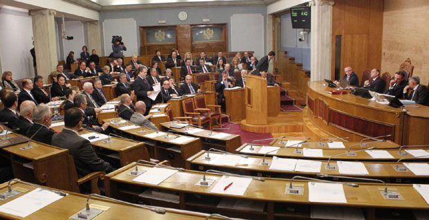 Црногорцима уводе таксу и на пошиљке?