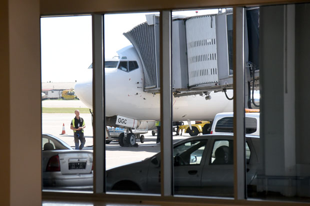 Авион немачке компаније принудно слетео у Београду