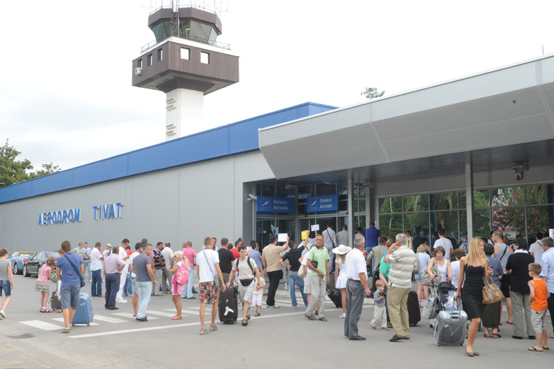 Црна Гора: Аеродроми - странцима