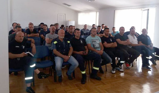 Награђена пожртвованост ватрогасаца 