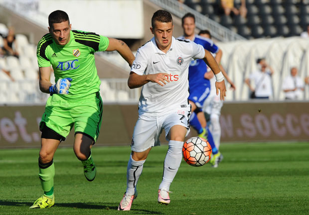 МИХАЈЛОВИЋ У ХОЛАНДИЈИ: Партизан продао офанзивца Херенвену 