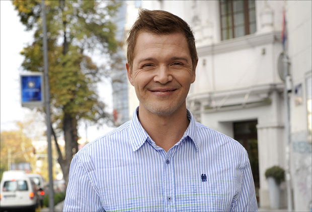 Алекса Јелић најавио албум