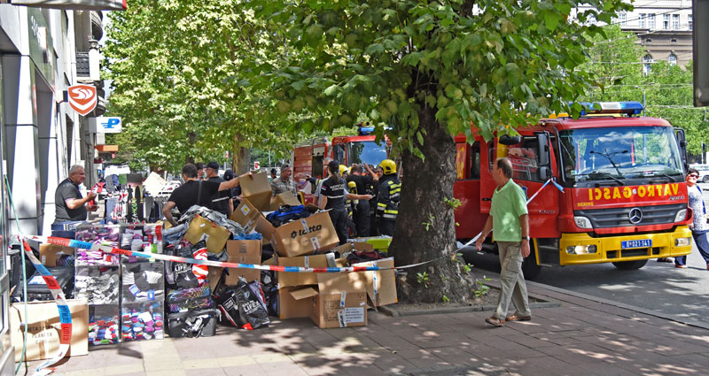 Локализован пожар у магацину у Београду