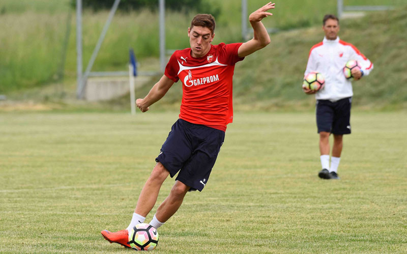 Црвено-бели се договорили са Радничким за позајмицу, недостаје потпис нападача, Павков: Још сам у Звезди