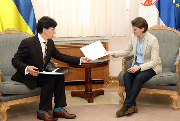 Брнабић са амбасадором Украјине о јачању привредних веза