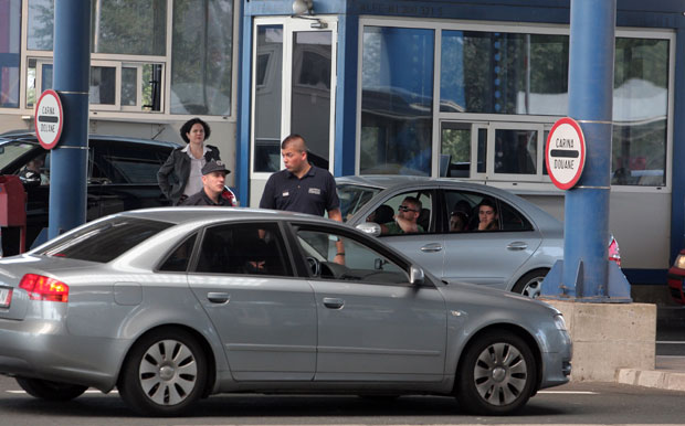 ГУЖВЕ НА ГРАНИЦАМА: За улаз у Србију из Хрватске задржавања до три сата
