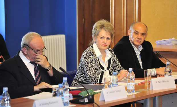 Лекарима затвор и кућни притвор због смрти бебе