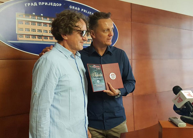 Бреги ударничка значка