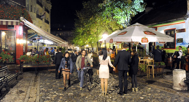 Туристи воле боемску калдрму