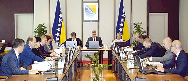 Чланови СНСД напустили комисије 