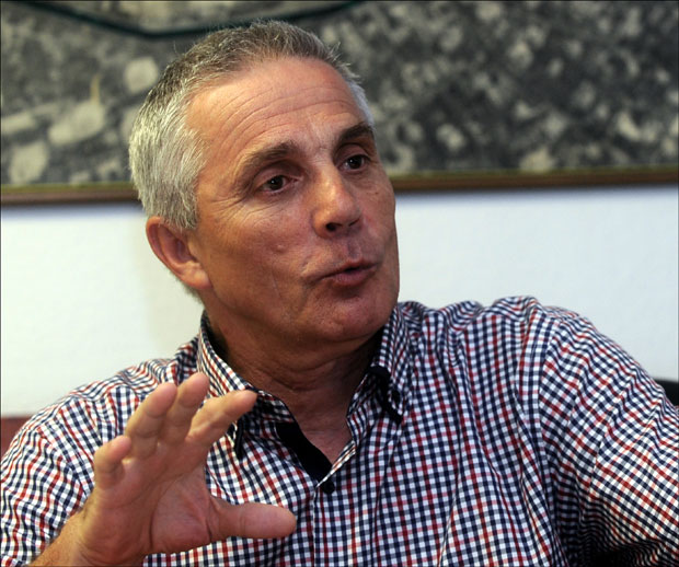 ДИРЕКТОР СТАДИОНА РАЈКО МИТИЋ: Терен раван, трава изгорела 