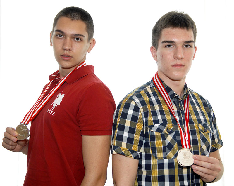 Доктори за цунами