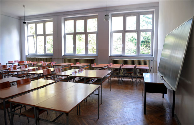 Ђацима четири распуста у наредној школској години