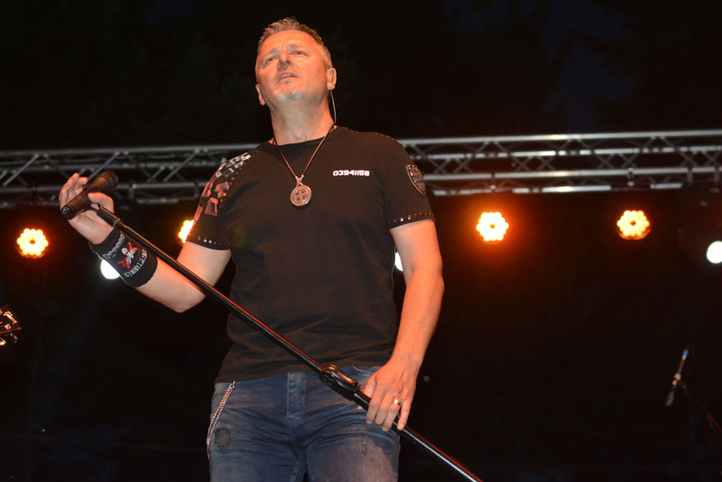 Новинарка ХРТ-а објавила оду Томпсону на Фејсбуку