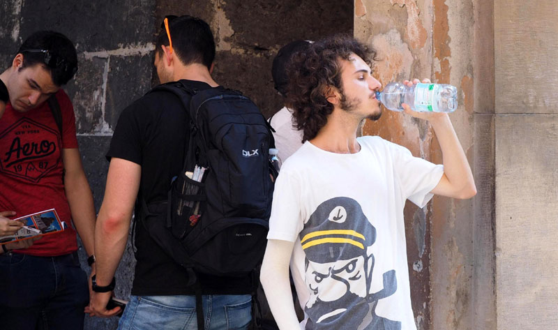 ПРВА ЖРТВА ТОПЛОТНОГ ТАЛАСА: Младић из Сарајева умро на џогингу због врућине