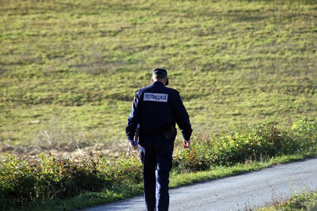 УЖАС У РОГАЉИМА: Ударио пешака, па извршио самоубиство