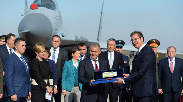 Вучић: Нико неће моћи некажњено да нападне Србију, све ћемо учинити да се роде генерације које неће памтити рат; Честитке грађанима