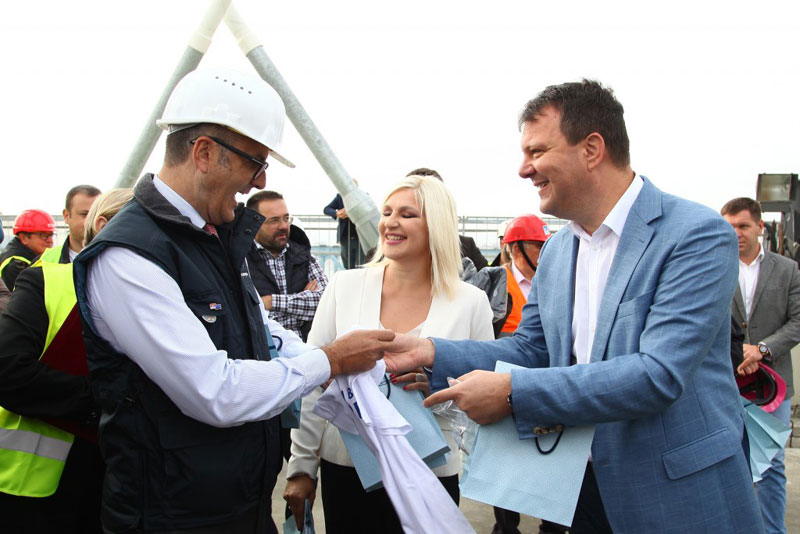 Коначно пешице преко Жежеља