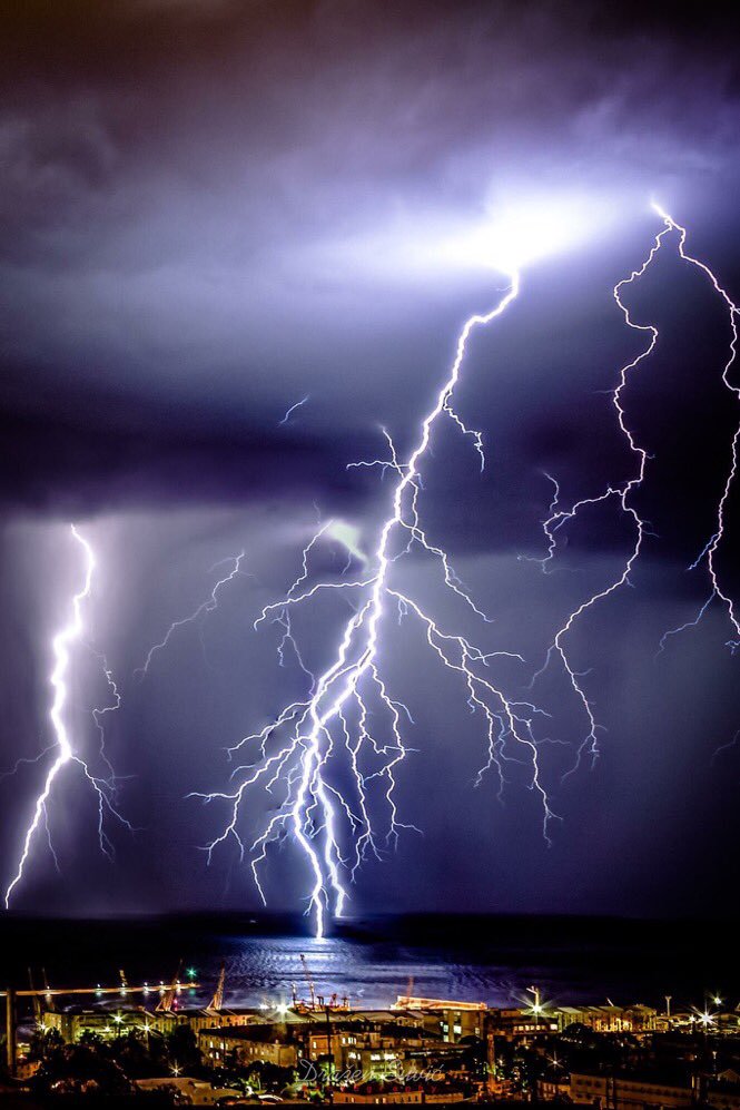 Невреме од Ријеке до Трста, пада и снег