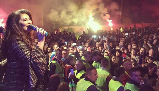 Толико љубави немогуће описати речима