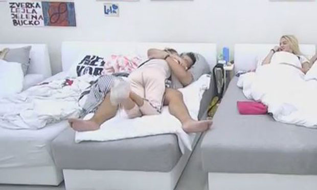 ТРУДНА? Луна рекла Слоби да ће му родити близанце, одмах су почели да смишљају имена (ВИДЕО)