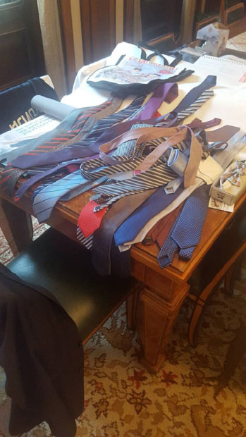 Шпијунка: Малом кравате при руци