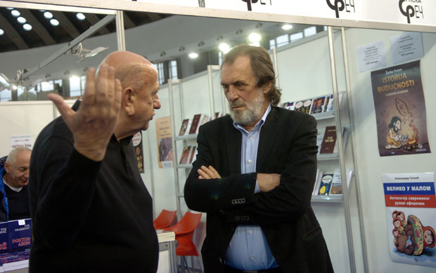 ХИТОВИ НА ШТАНДУ НОВОСТИ: Књиге по мери свих читалаца (Фото)