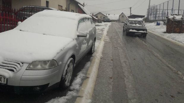 СТИГЛА ЗИМА: У српском Сибиру бели покривач 30 центиметара (ФОТО)